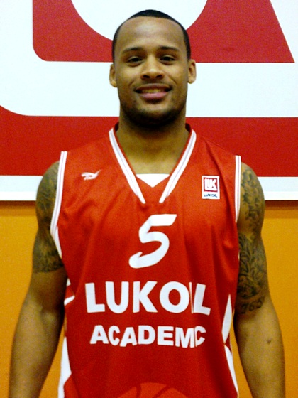 Доминик Джеймс