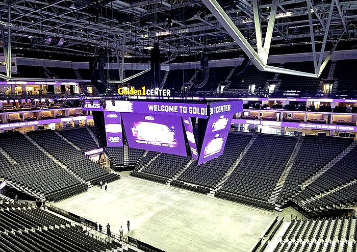 Голдън 1 Център