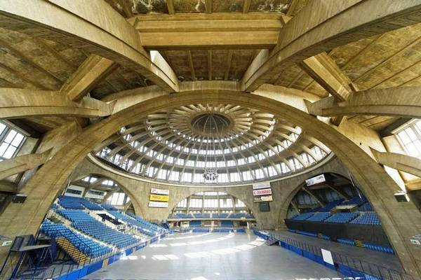 Хала Людова