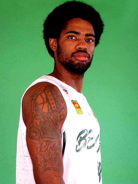 Арън Джоунс